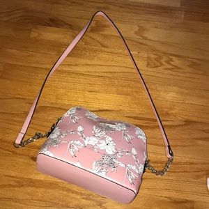 NW FLORAL CROSSBODY MADDEN GIRL